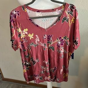 Apt 9 Essentials Tee